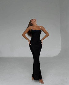 Γυναικείο μακρύ φόρεμα με λεπτές τιράντες NI2349 μαύρο