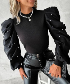 Γυναικεία μπλούζα με εντυπωσιακά μανίκια M2068 μαύρη