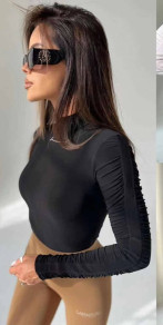 Γυναικεία μπλούζα με σούρες στα μανίκια H4067 μαύρο