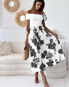 Γυναικείο φόρεμα με λεπτομέρεια λουλούδι 24662 μαύρο