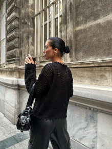Γυναικεία στιλάτη πλεκτή μπλούζα 71302 μαύρη