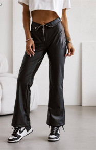 Γυναικείο δερμάτινο παντελόνι με φερμουάρ 66002 μαύρο