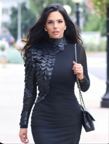 Γυναικείο φόρεμα με εντυπωσιακό μανίκι B2509 μαύρο
