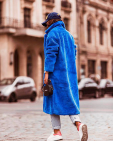 Γυναικείο αφράτο παλτό K20221 μπλε