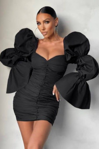 Γυναικείο φόρεμα με εντυπωσιακά μανίκια H1592 μαύρο
