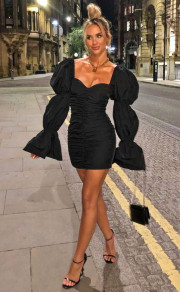 Γυναικείο φόρεμα με εντυπωσιακά μανίκια H1592 μαύρο